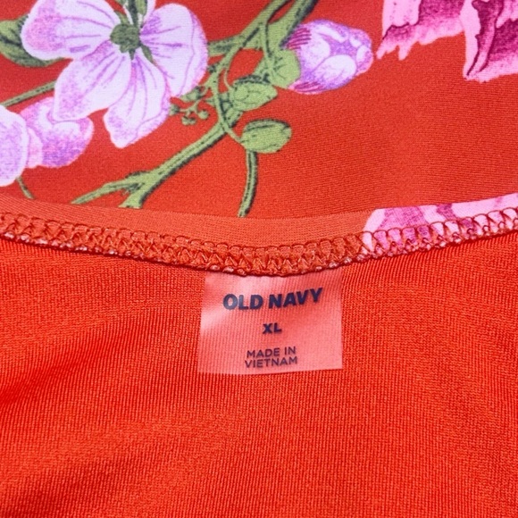 Old Navy Women’s One-Piece Swimsuit Red Floral Size XL NWT - Picture 7 of 8